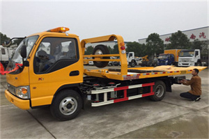 虎林哪里有拖车服务