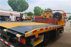 虎林附近拖车电话号码服务